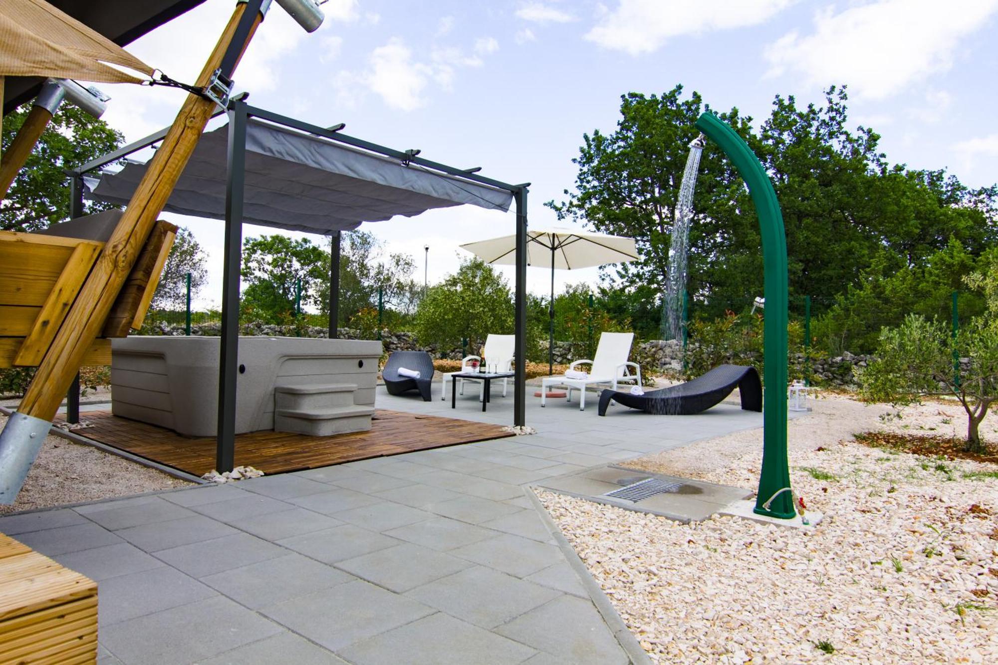 Grande Glamping With Pool Hotel Biograd Na Moru Exterior photo